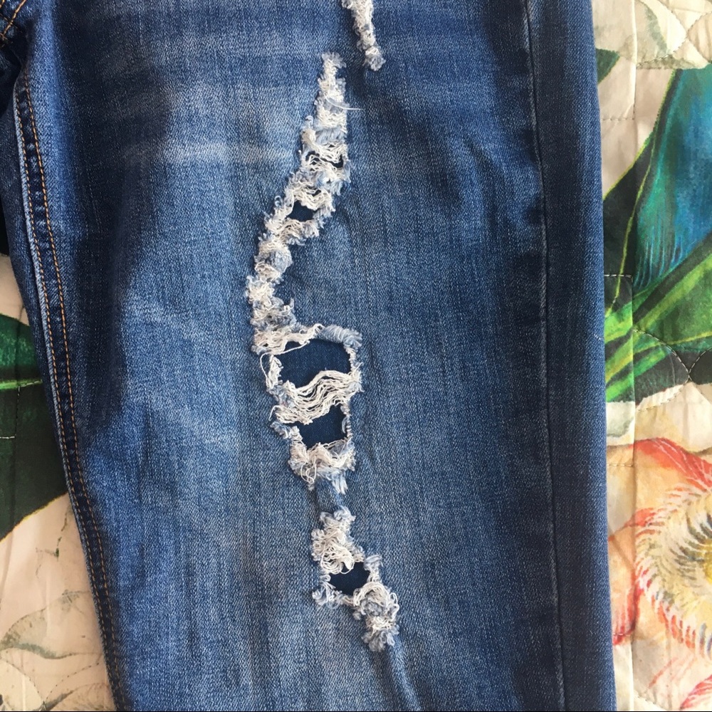 Distressed Jeans - Picture 2 of 5